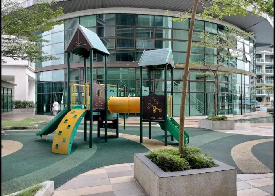Mount Austin Palazio 2b 1-4pax/ikea/toppen